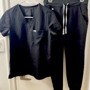 FIGS Scrub Jogger Set